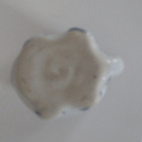 Turtle Chinese Style Hand Painted Blue & White 1" T 2.5 W 3" L - Picture 6 of 6